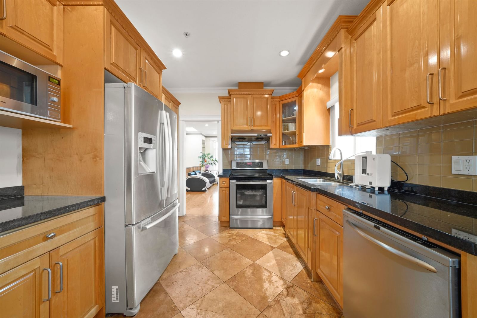 Listing Image 12