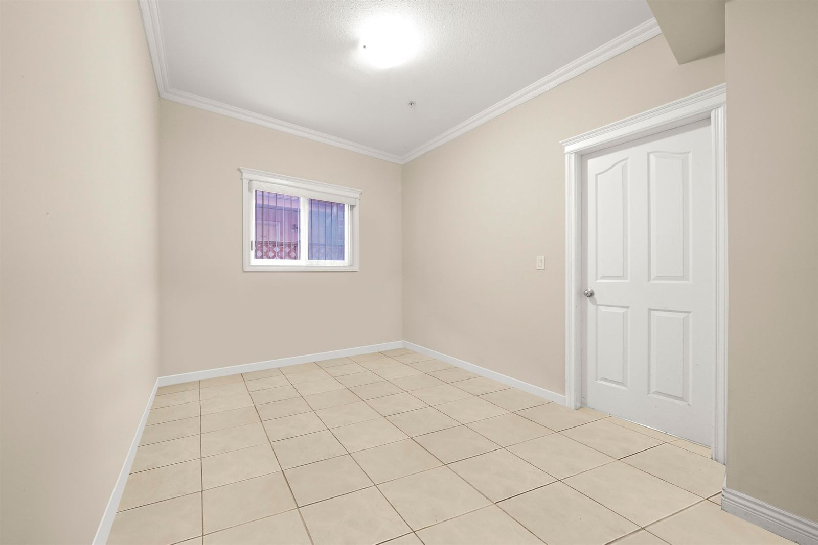 Listing Image 28