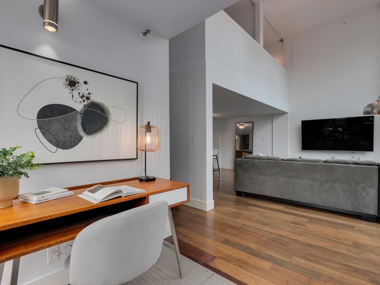 Listing Image 11