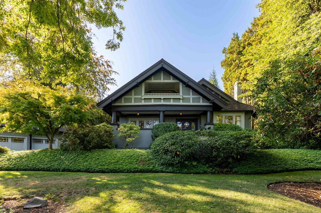 1712 Cedar Crescent