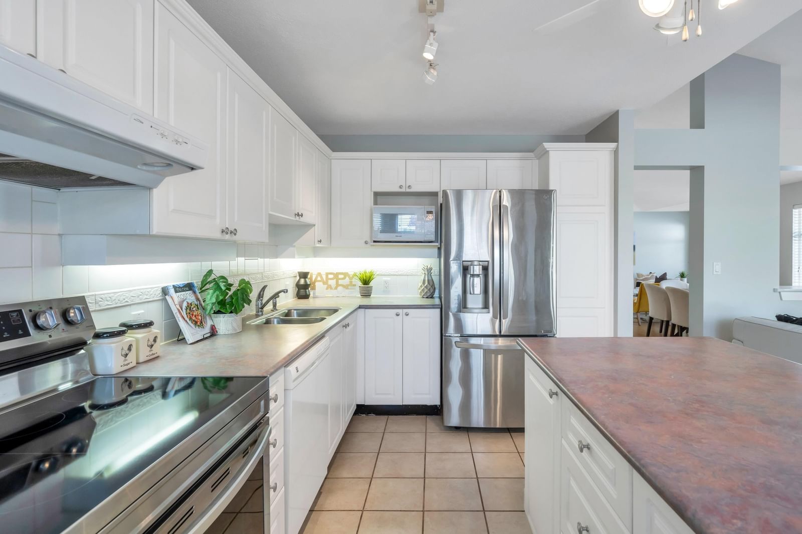 Listing Image 19