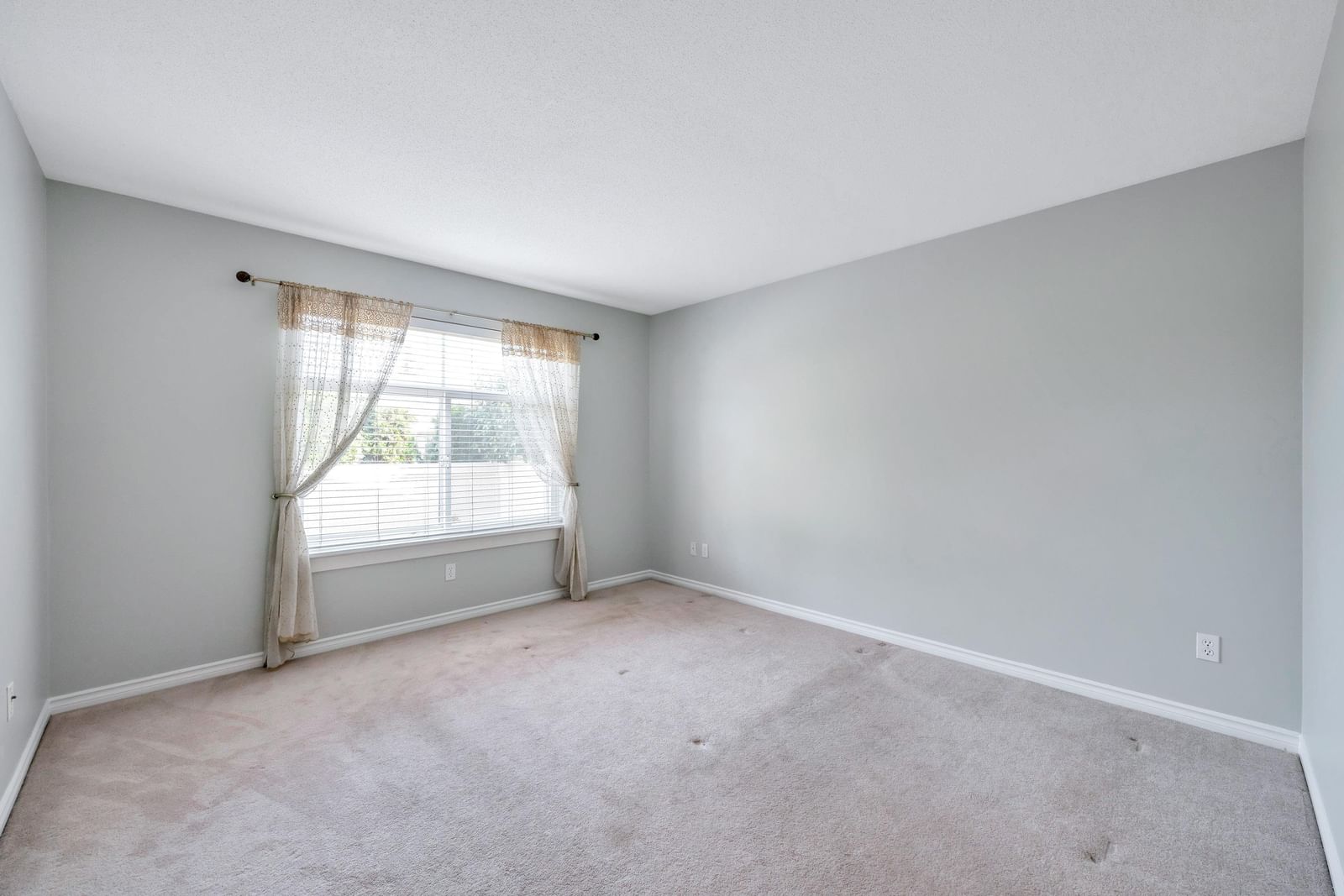 Listing Image 24