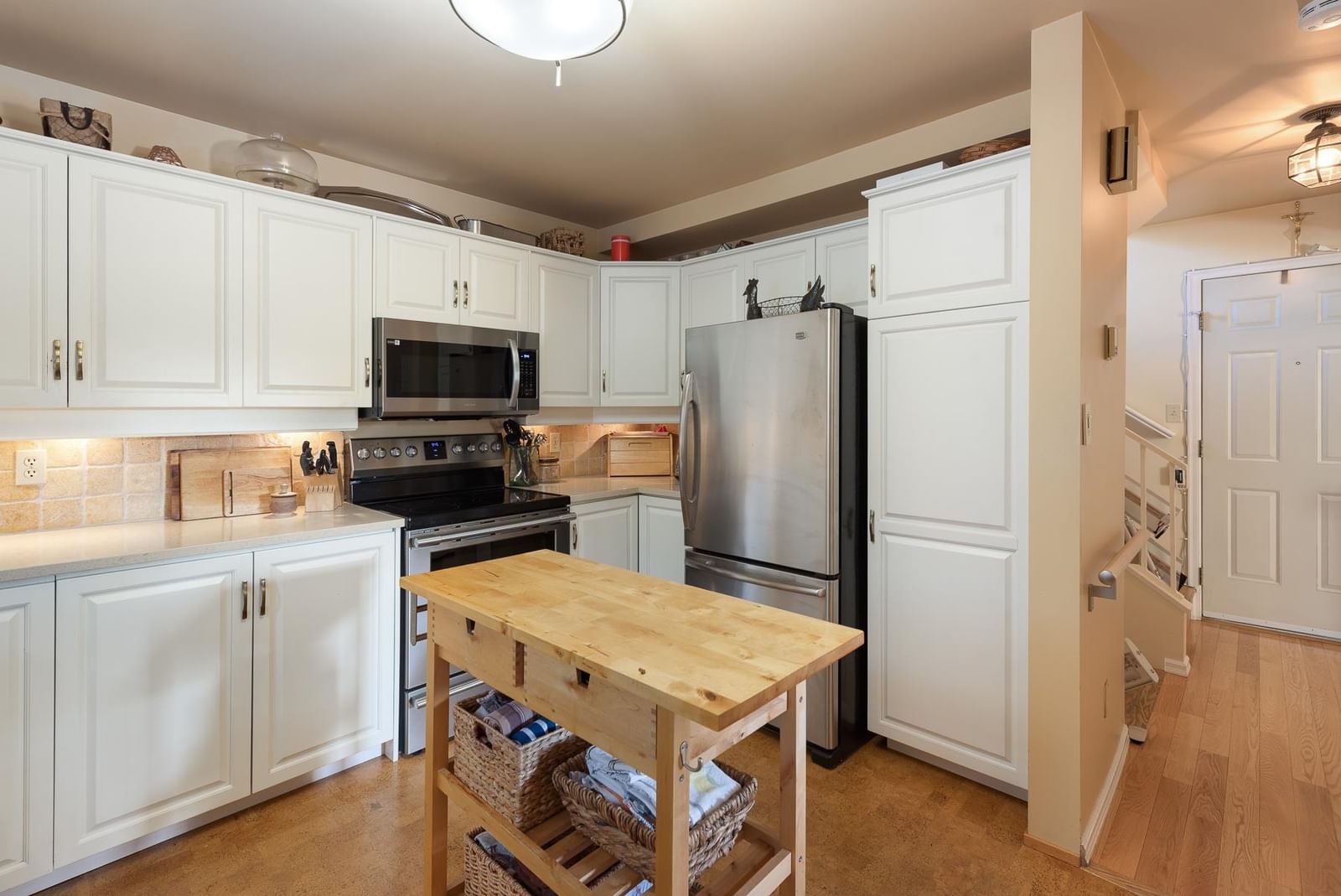 Listing Image 10