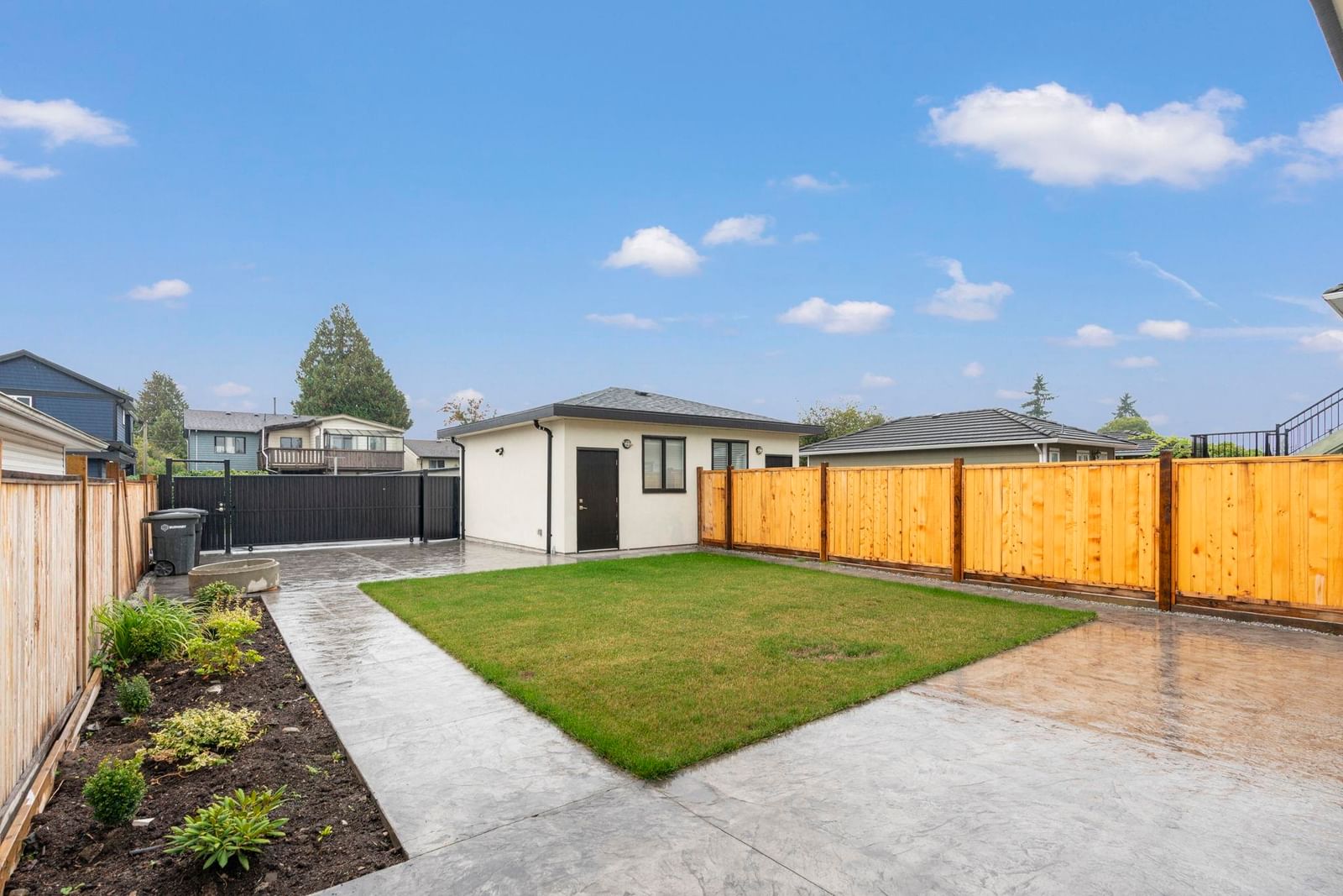 Listing Image 15