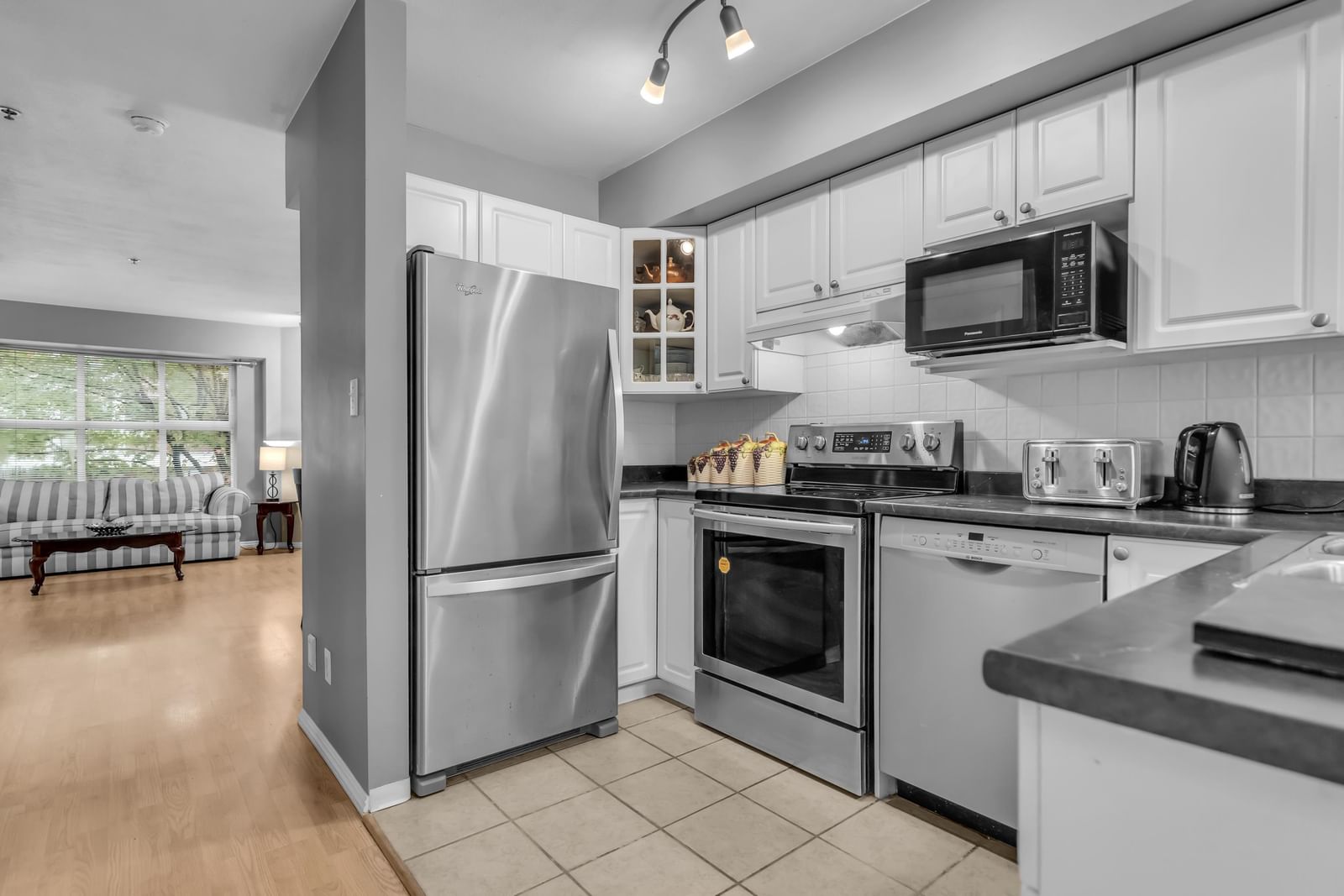 Listing Image 13