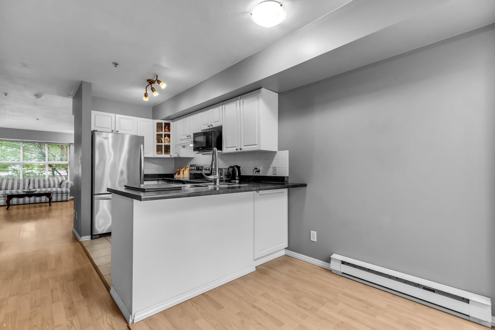Listing Image 14