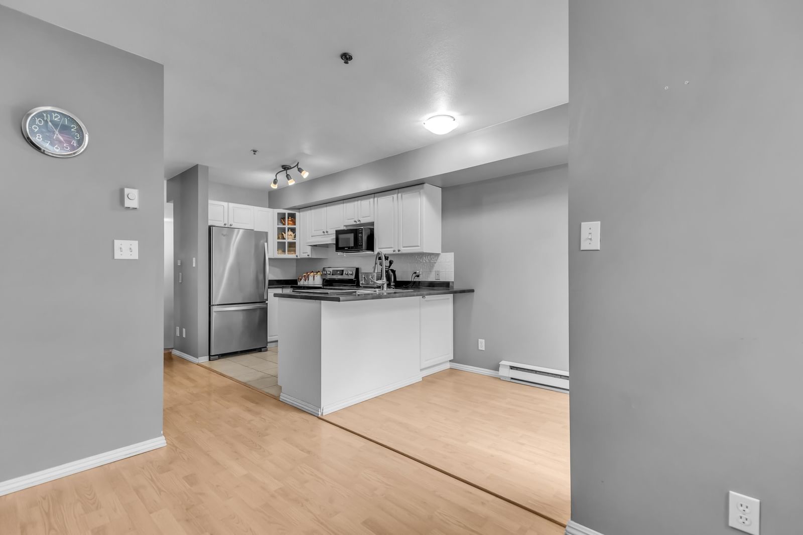 Listing Image 18