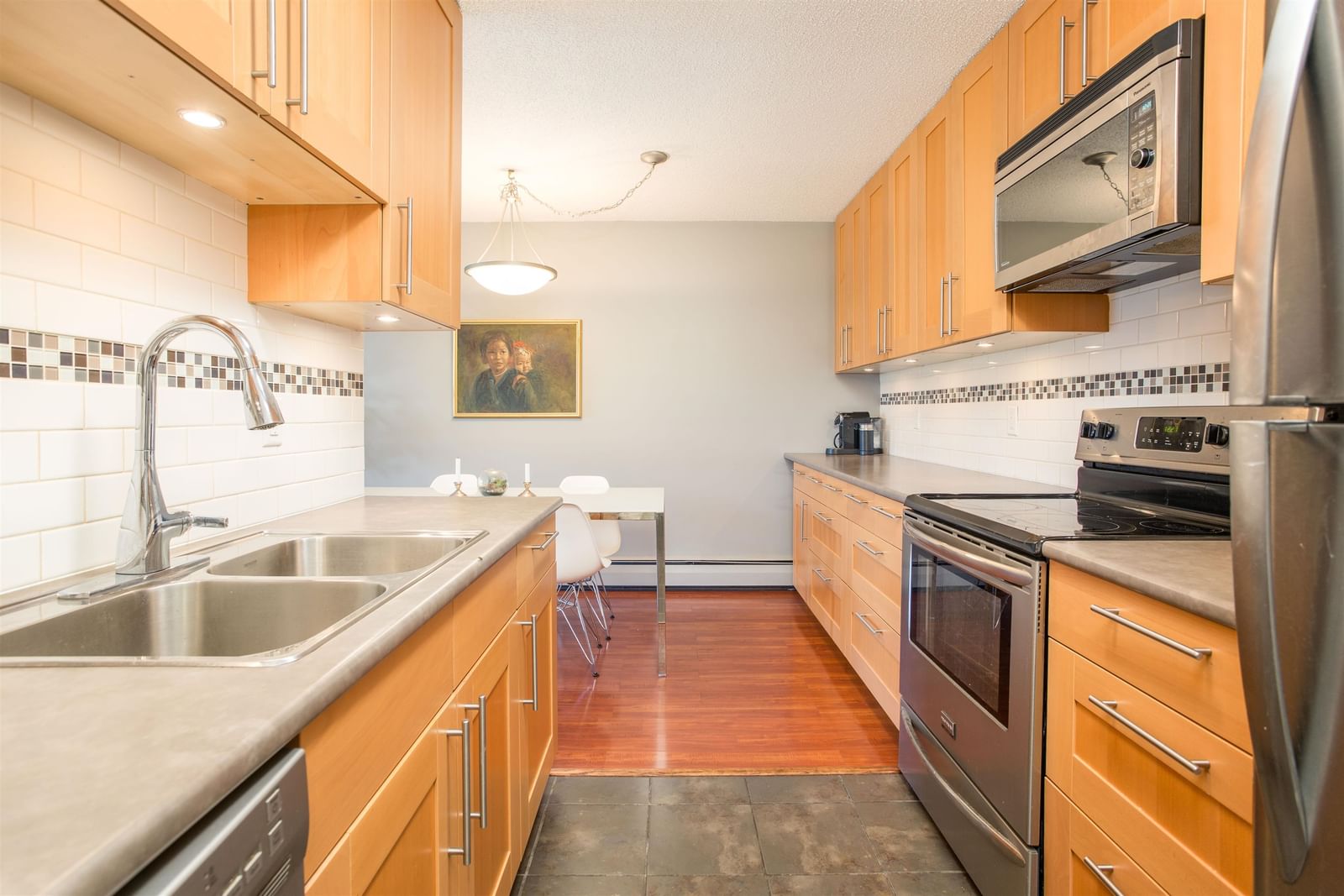 Listing Image 9