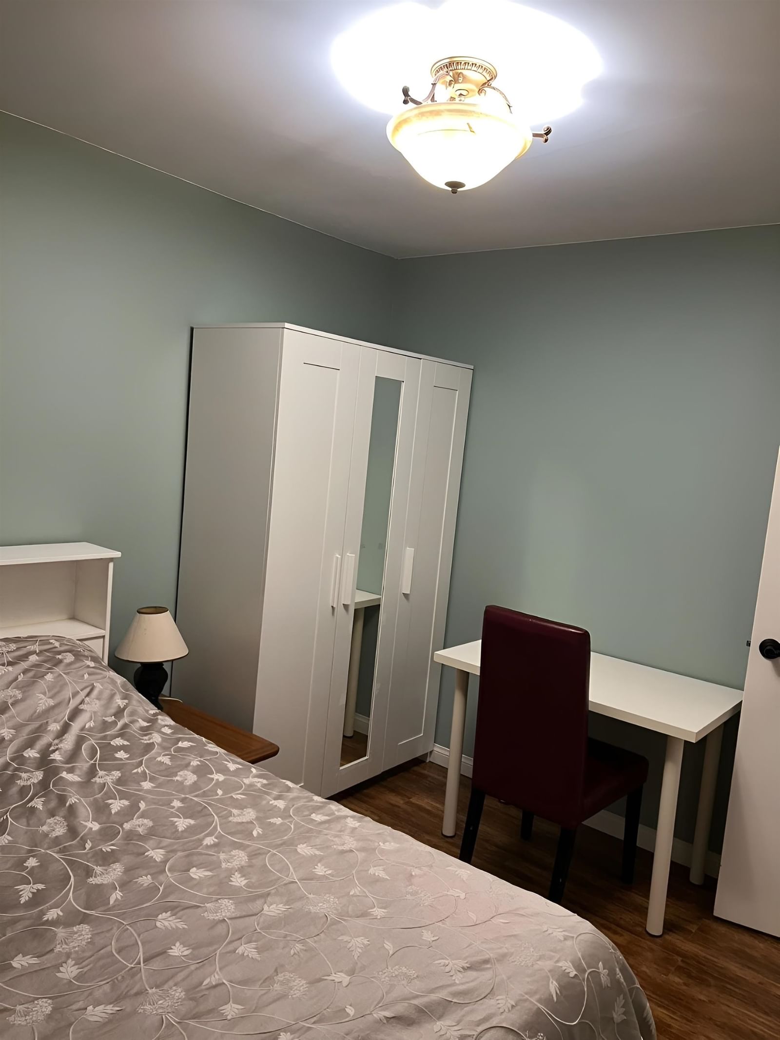 Listing Image 10