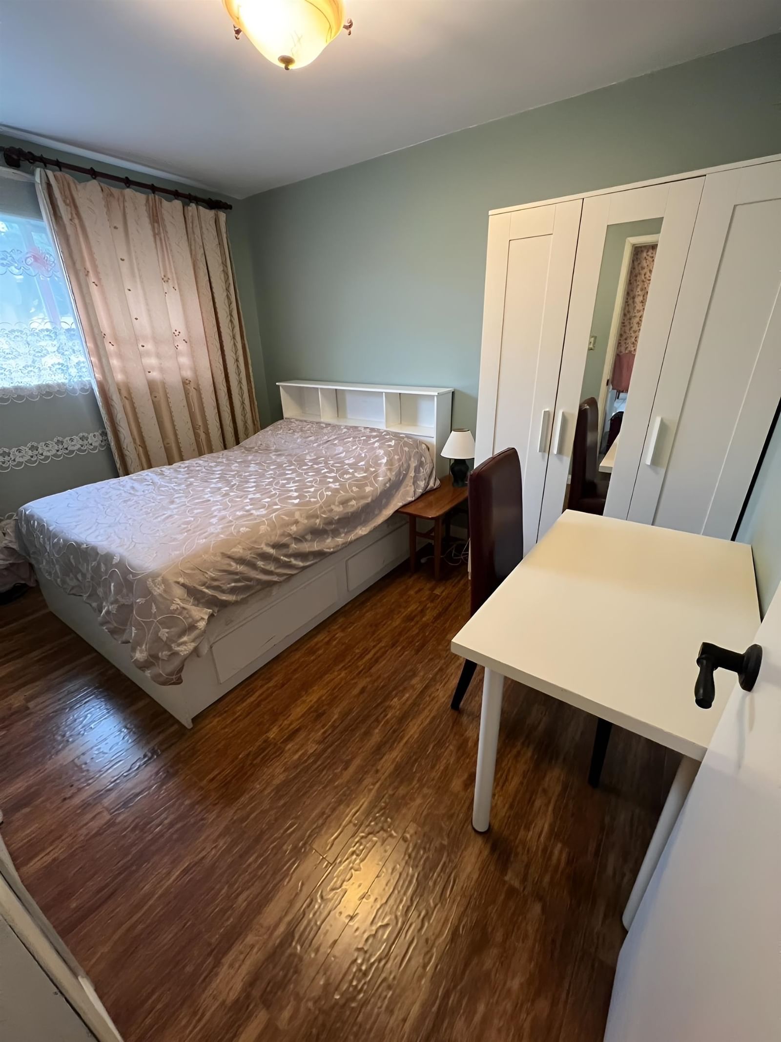 Listing Image 9