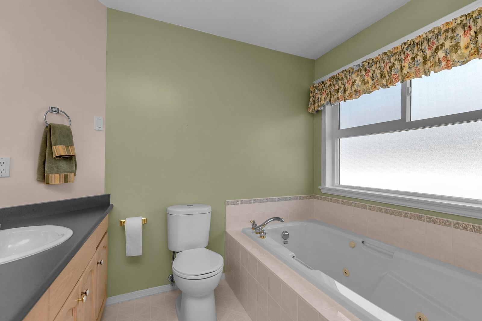 Listing Image 25