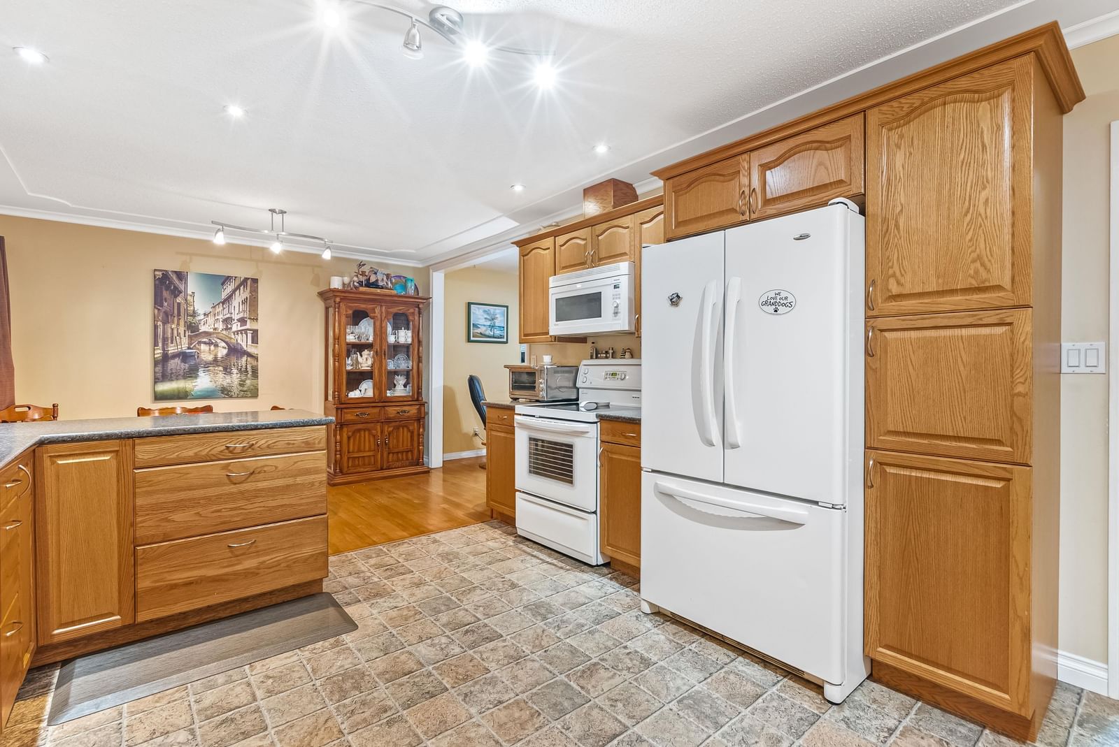 Listing Image 13