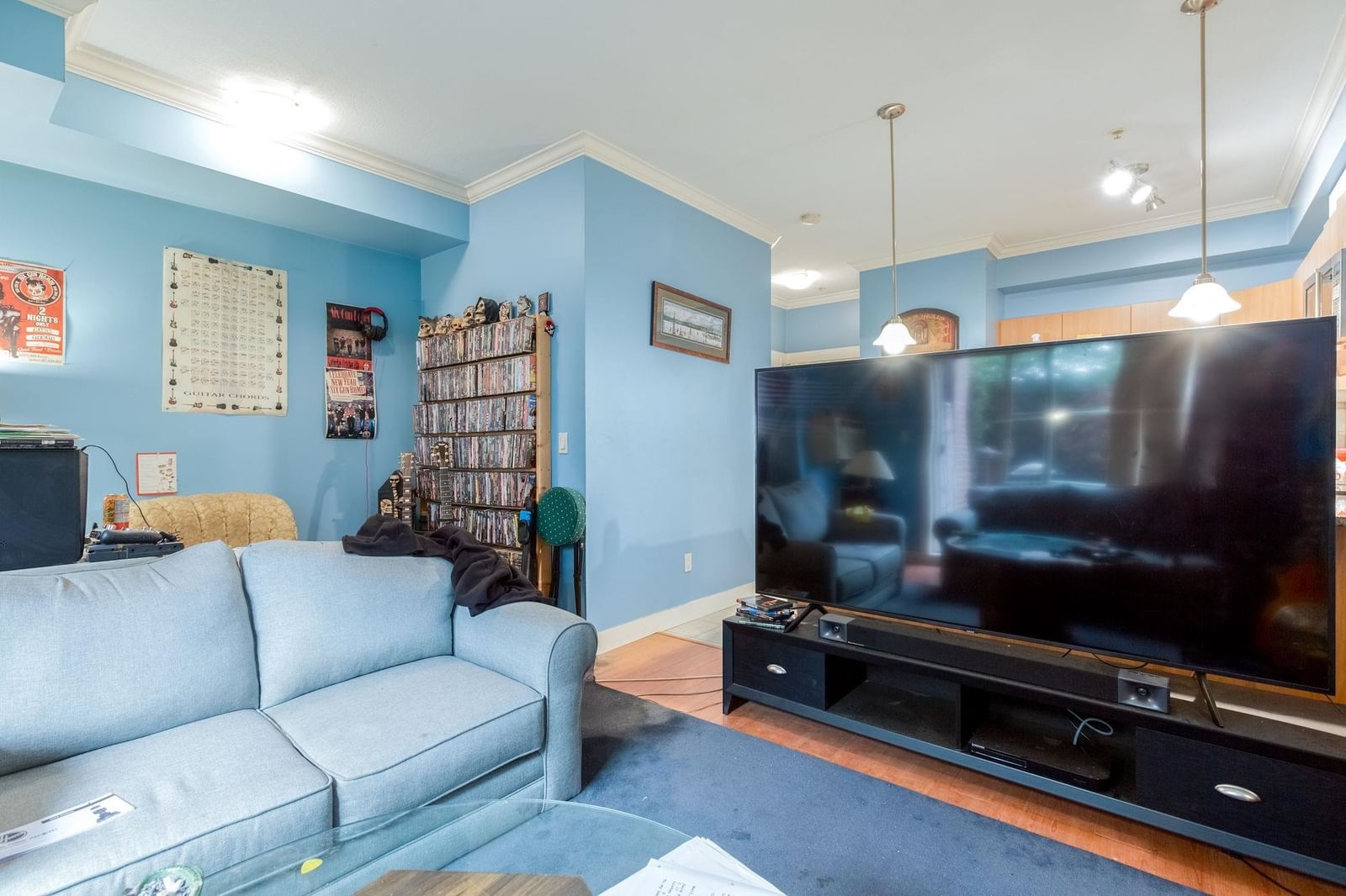 Listing Image 12