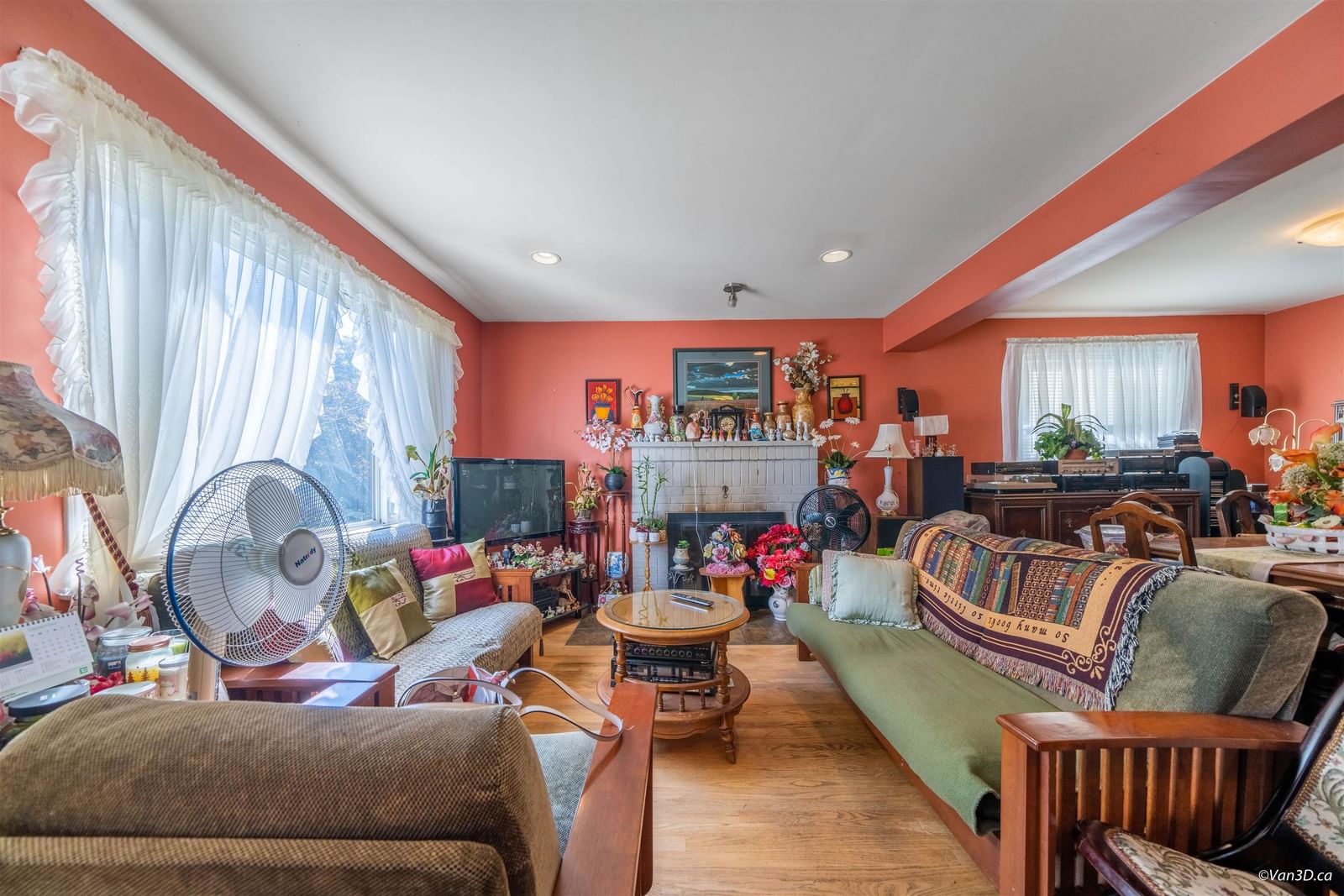 Listing Image 5