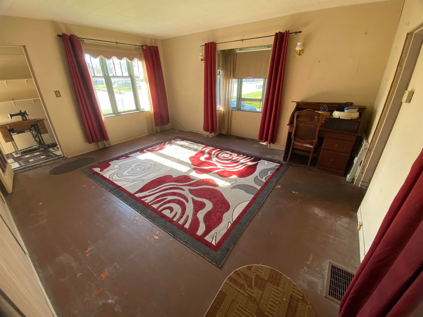 Listing Image 8
