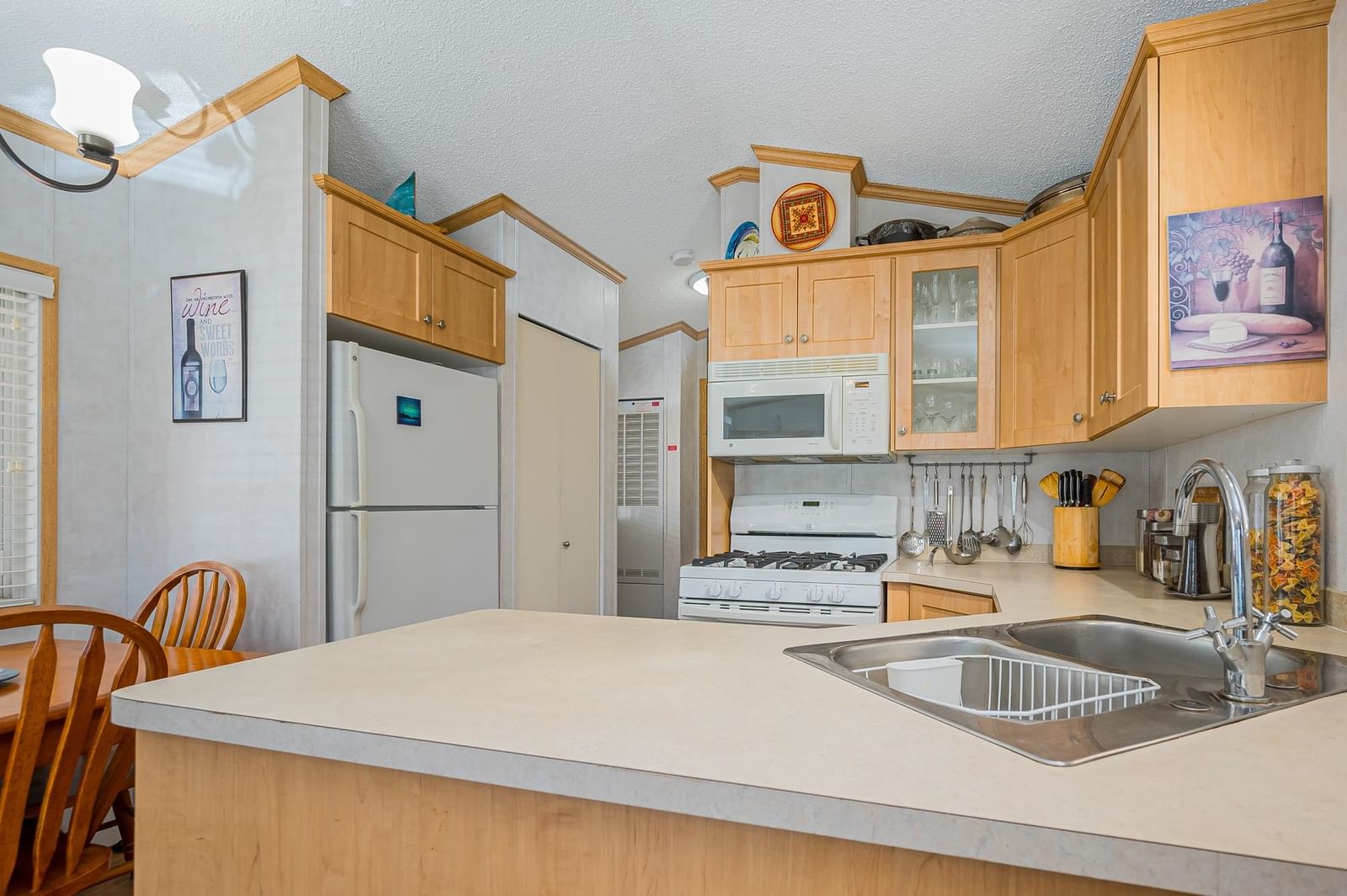 Listing Image 14