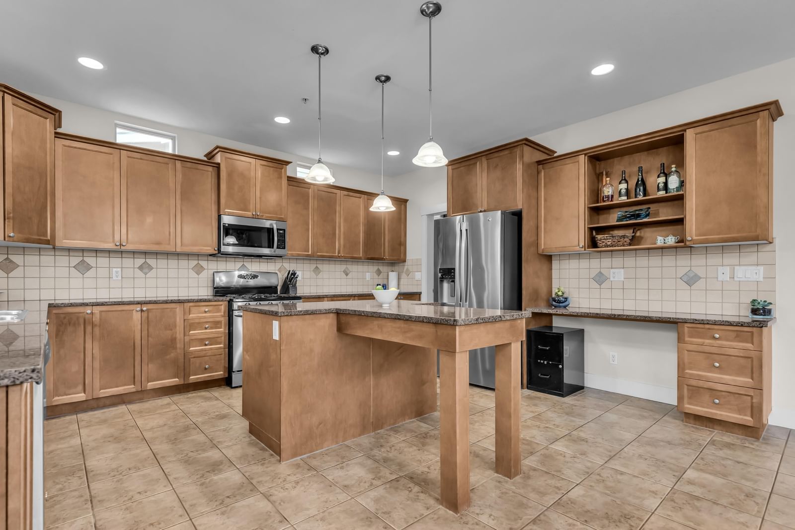 Listing Image 12
