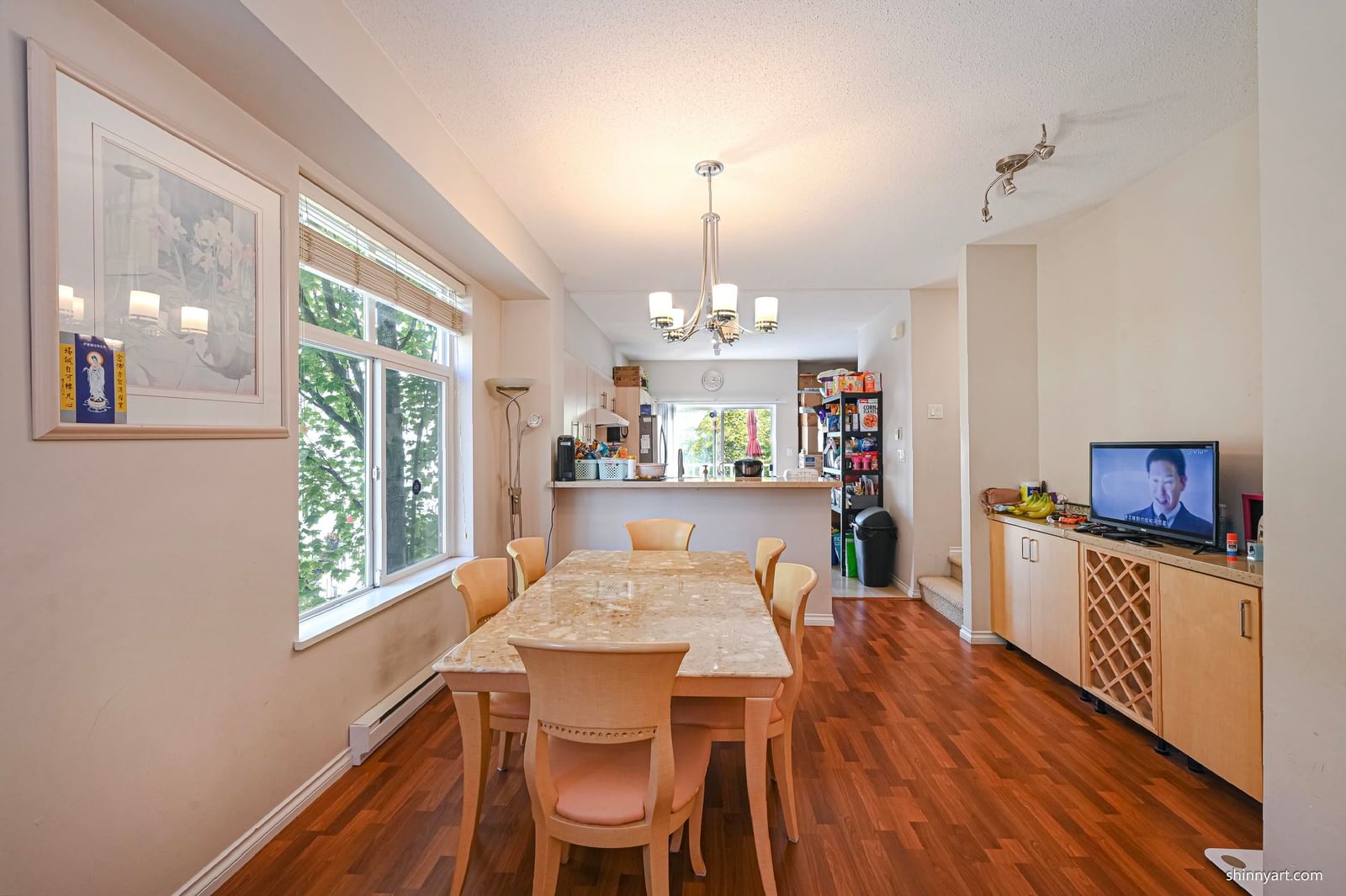 Listing Image 5