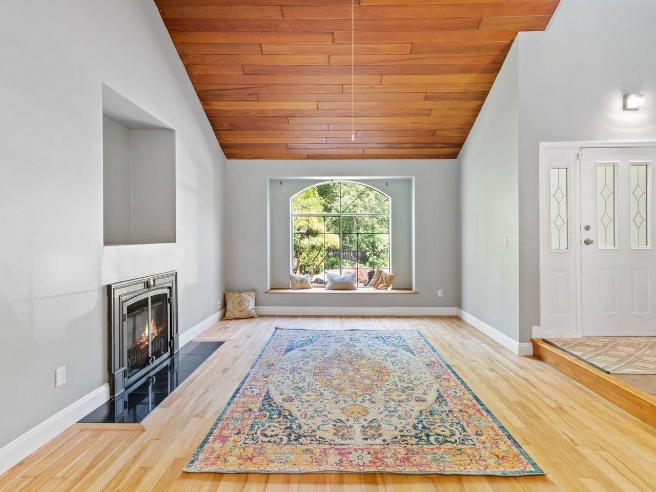 Listing Image 11