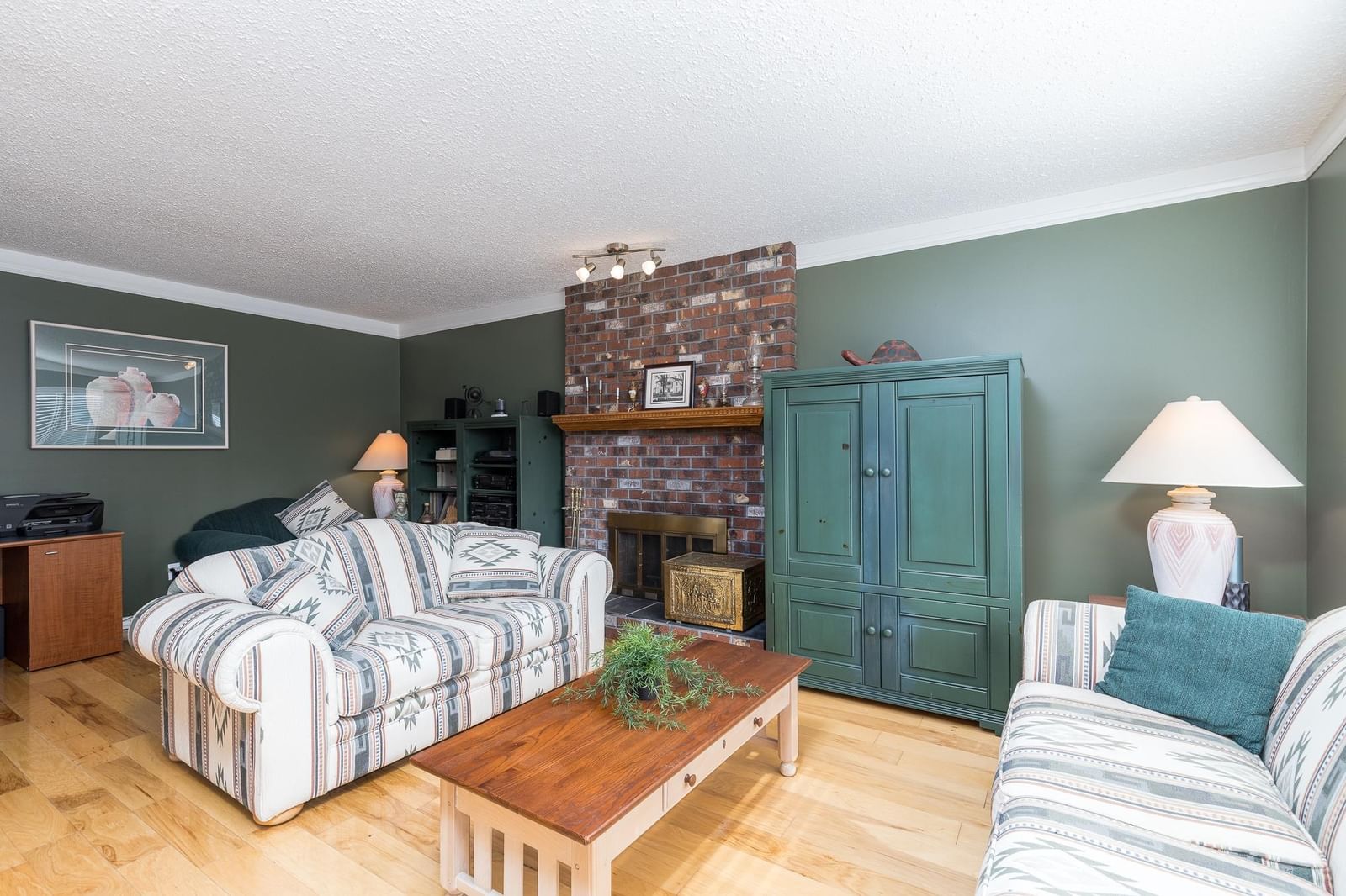 Listing Image 6