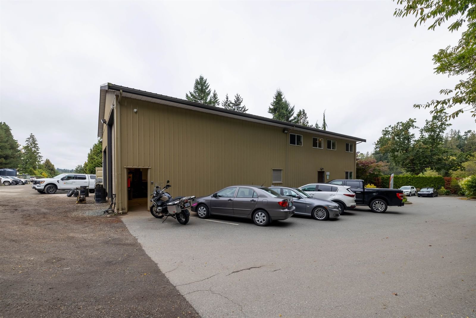 Listing Image 17
