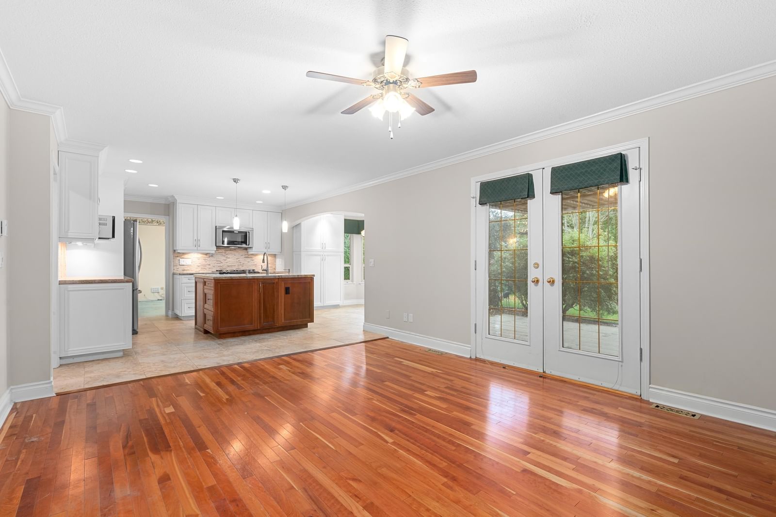 Listing Image 18