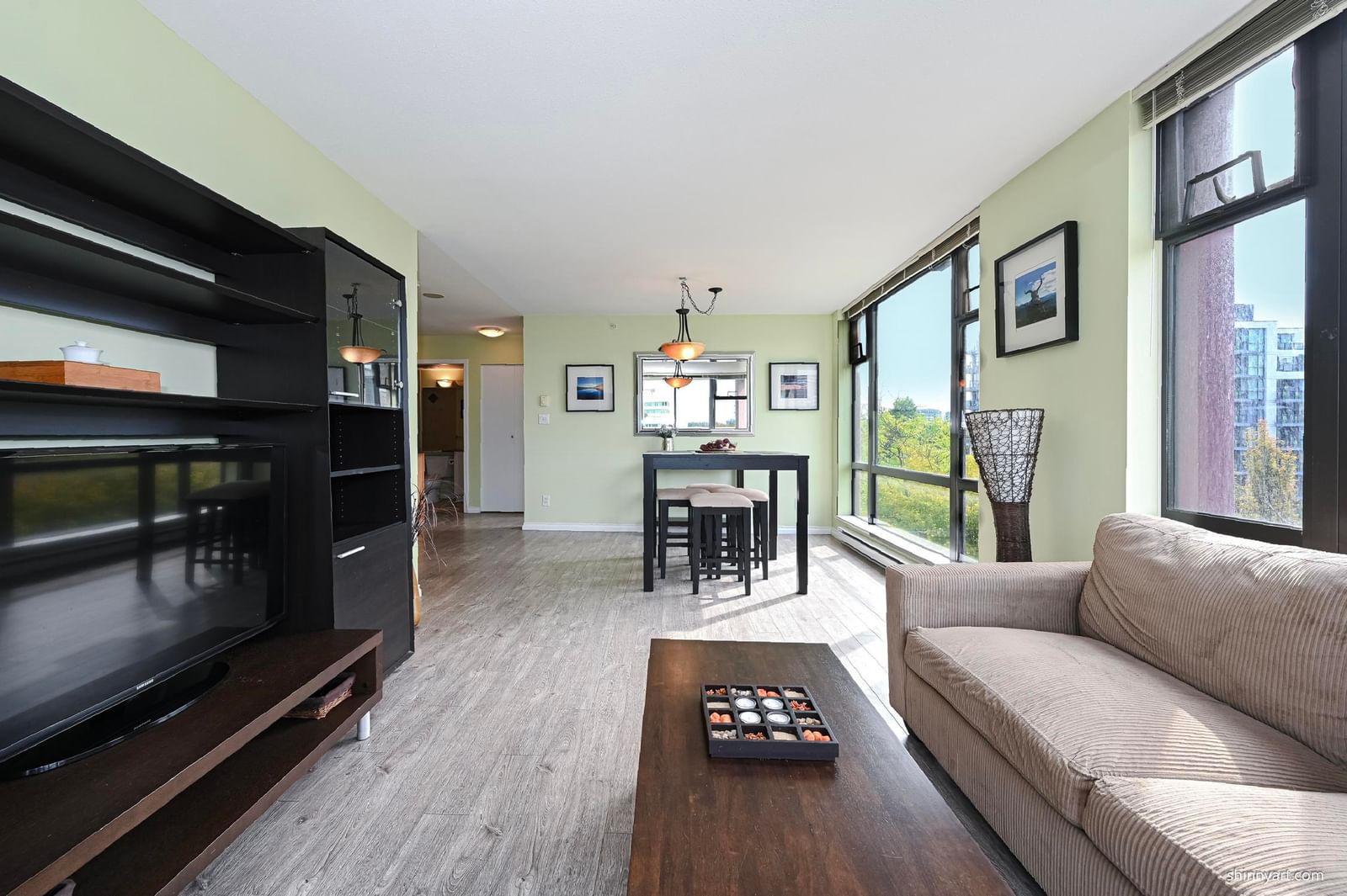 Listing Image 9