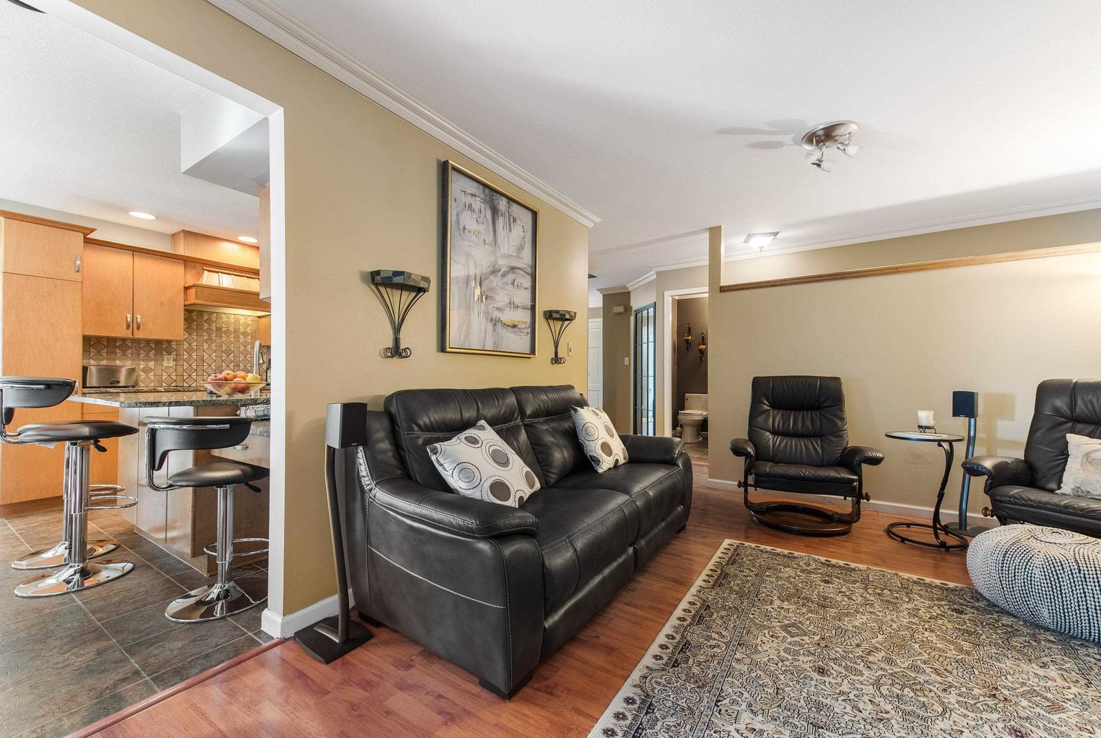 Listing Image 19