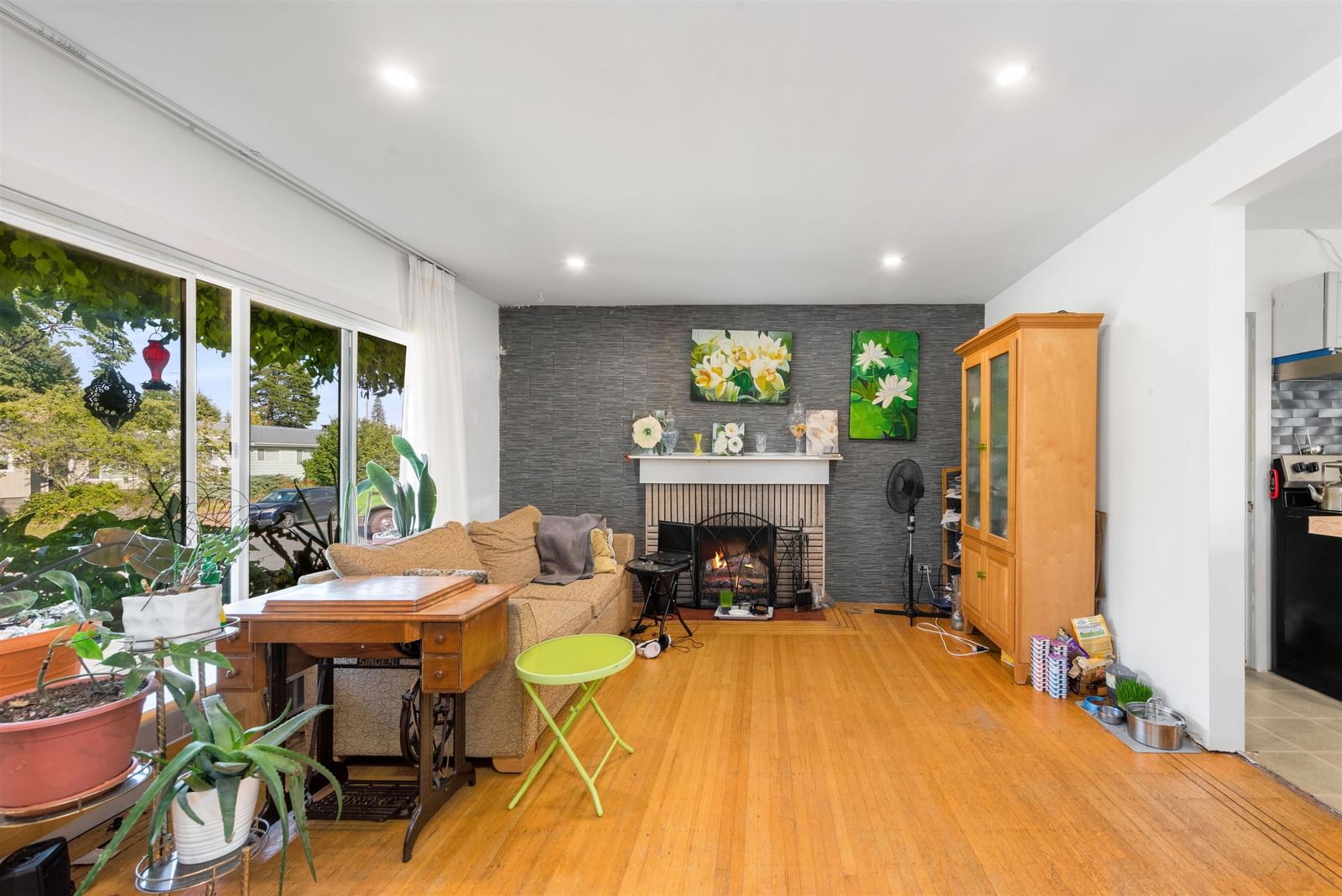 Listing Image 19