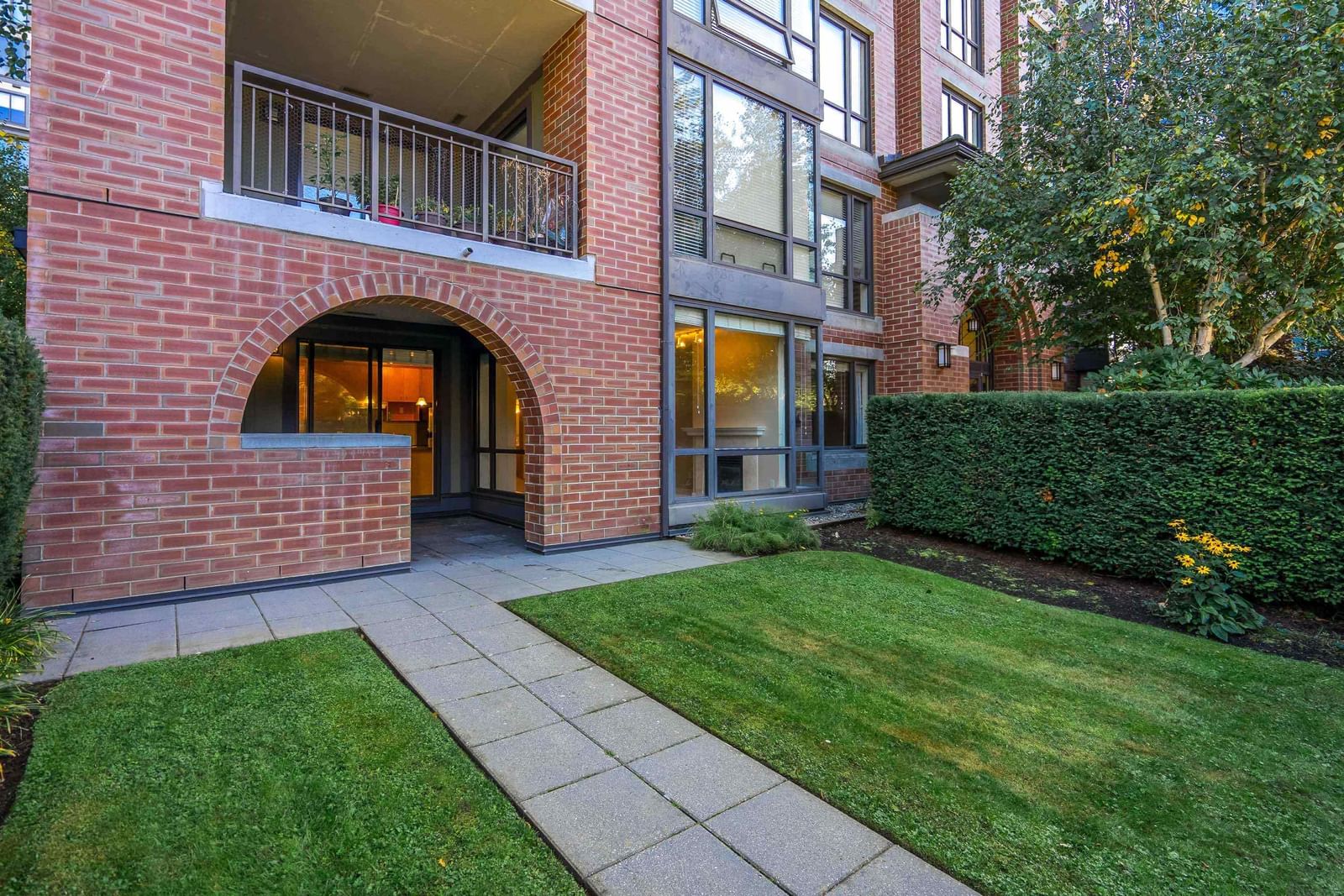 Listing Image 8