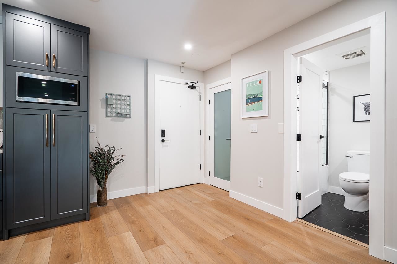Listing Image 9