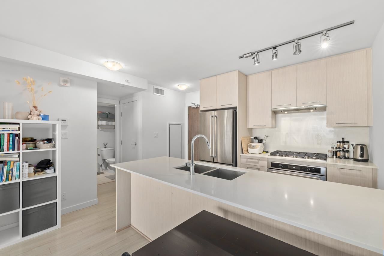 Listing Image 9