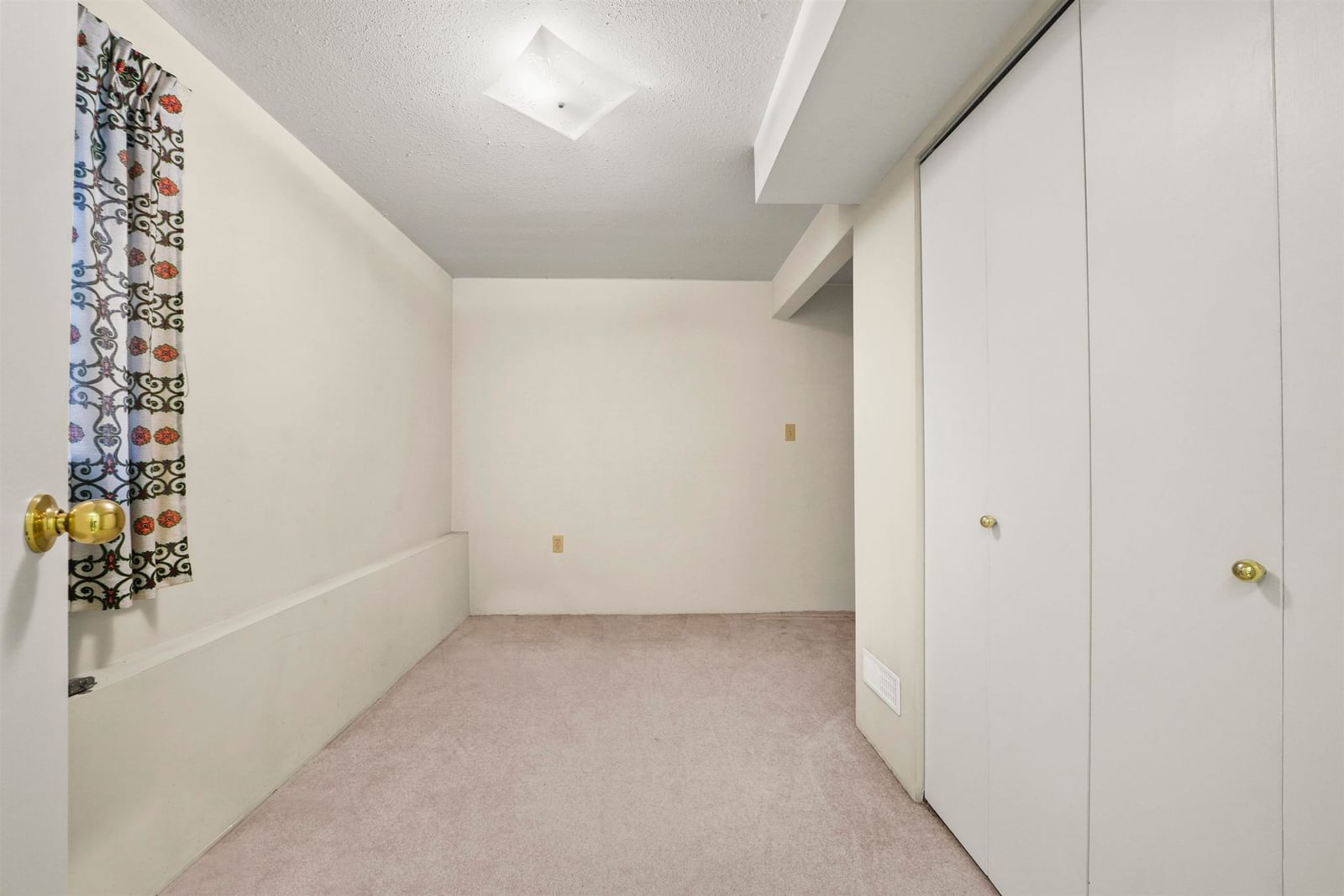 Listing Image 28