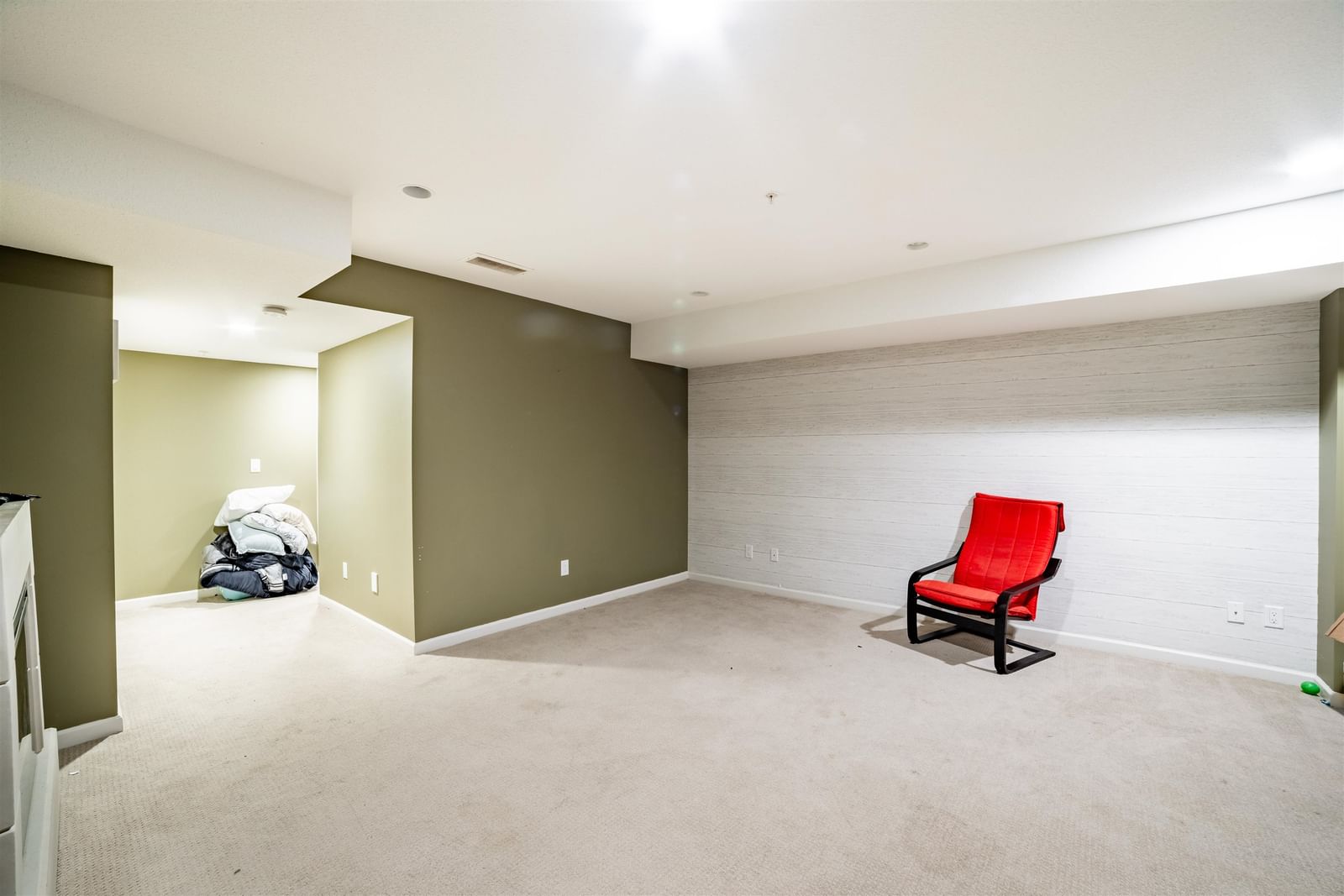 Listing Image 24