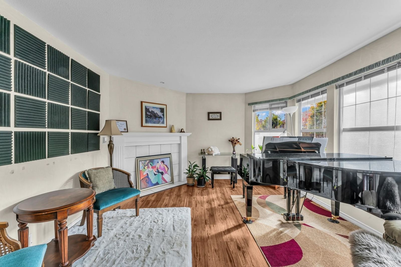 Listing Image 8