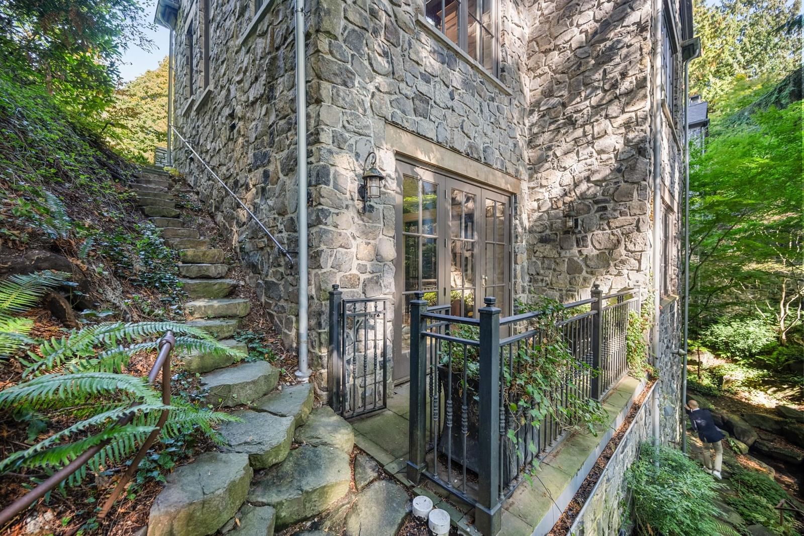 Listing Image 37
