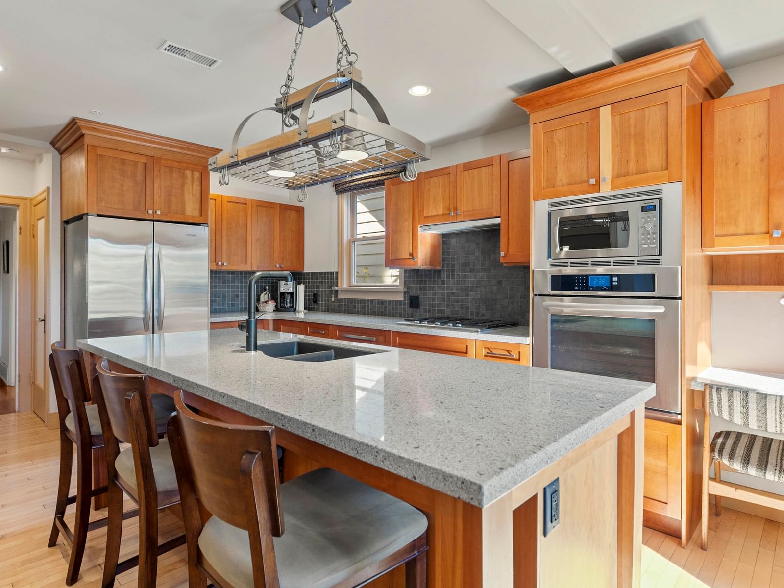 Listing Image 18