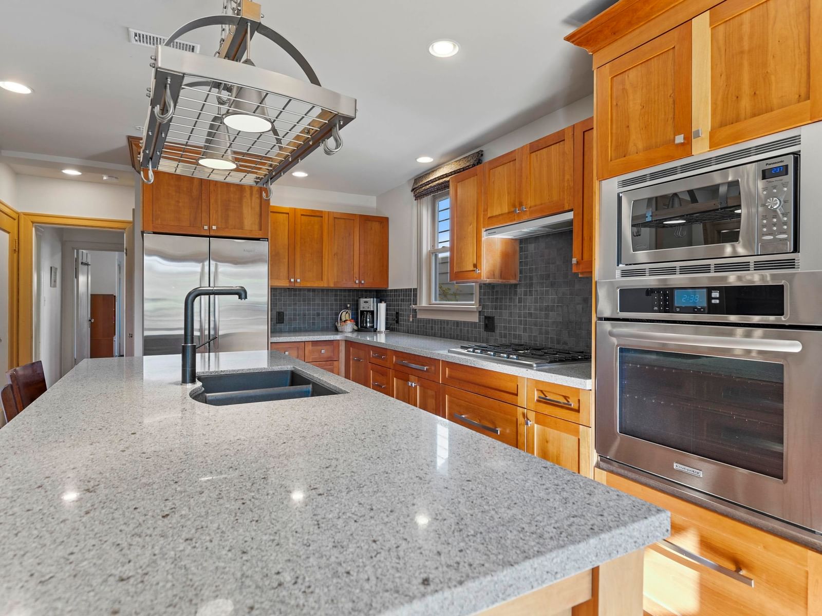Listing Image 19
