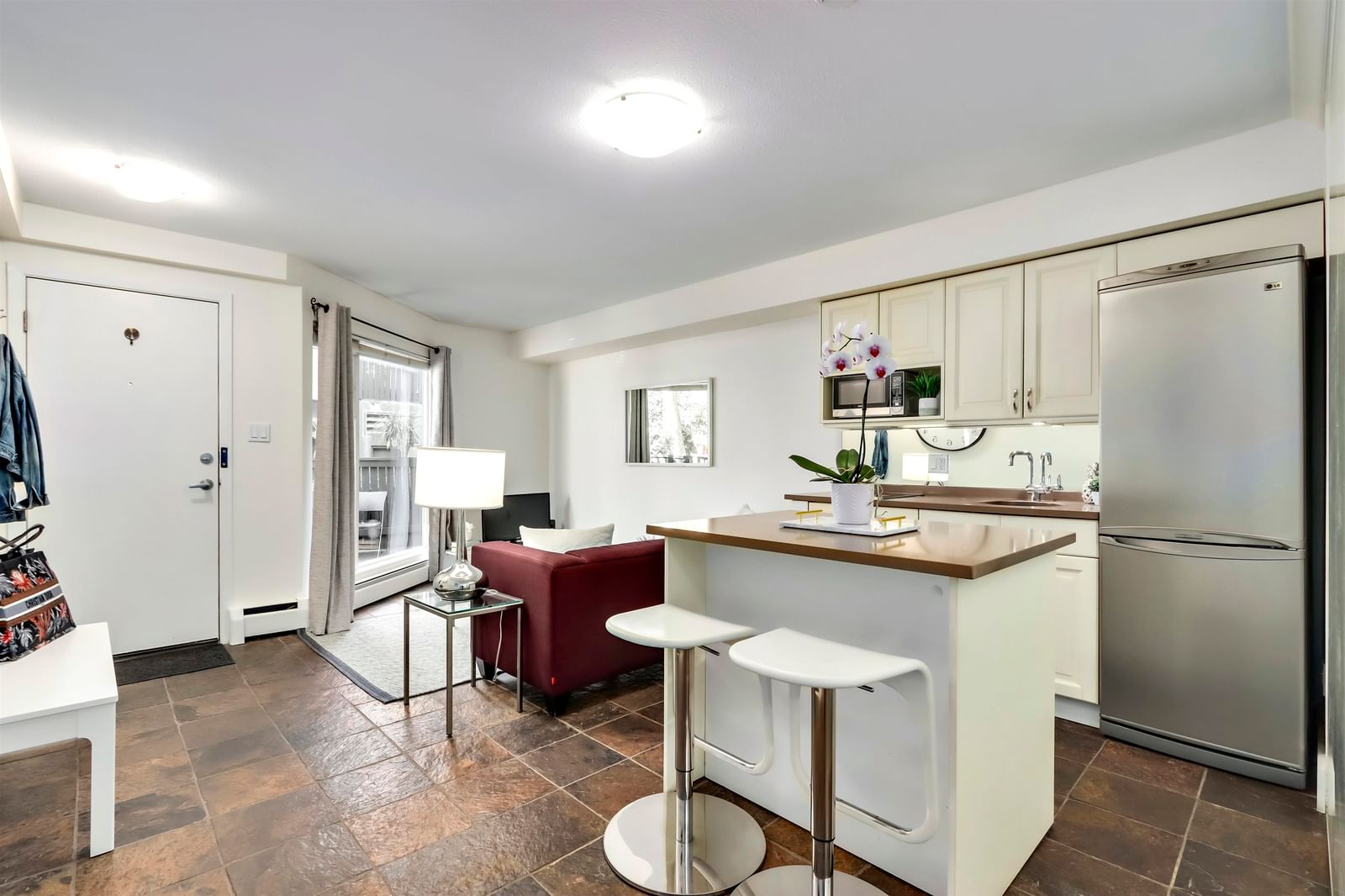 Listing Image 11