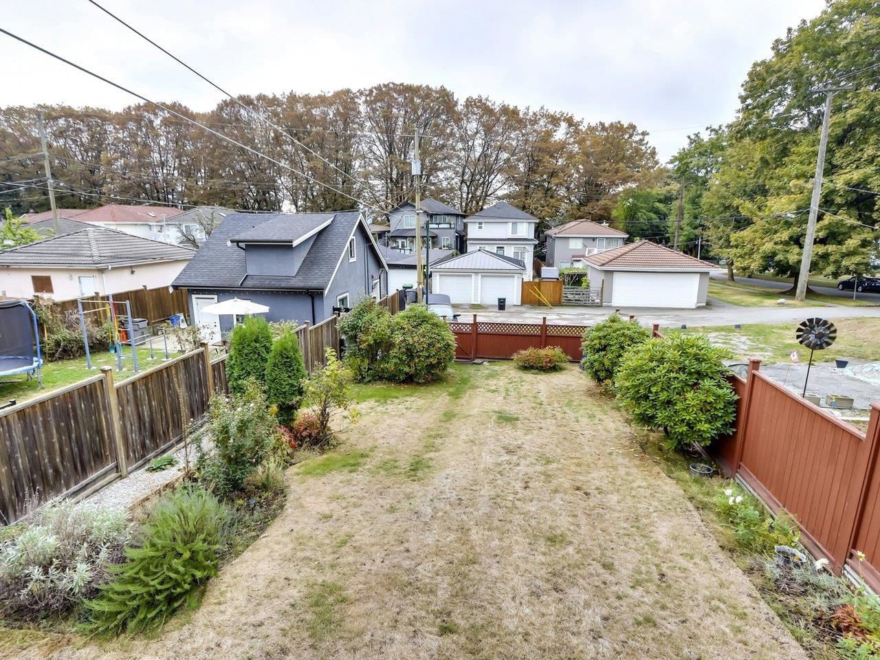 Listing Image 11