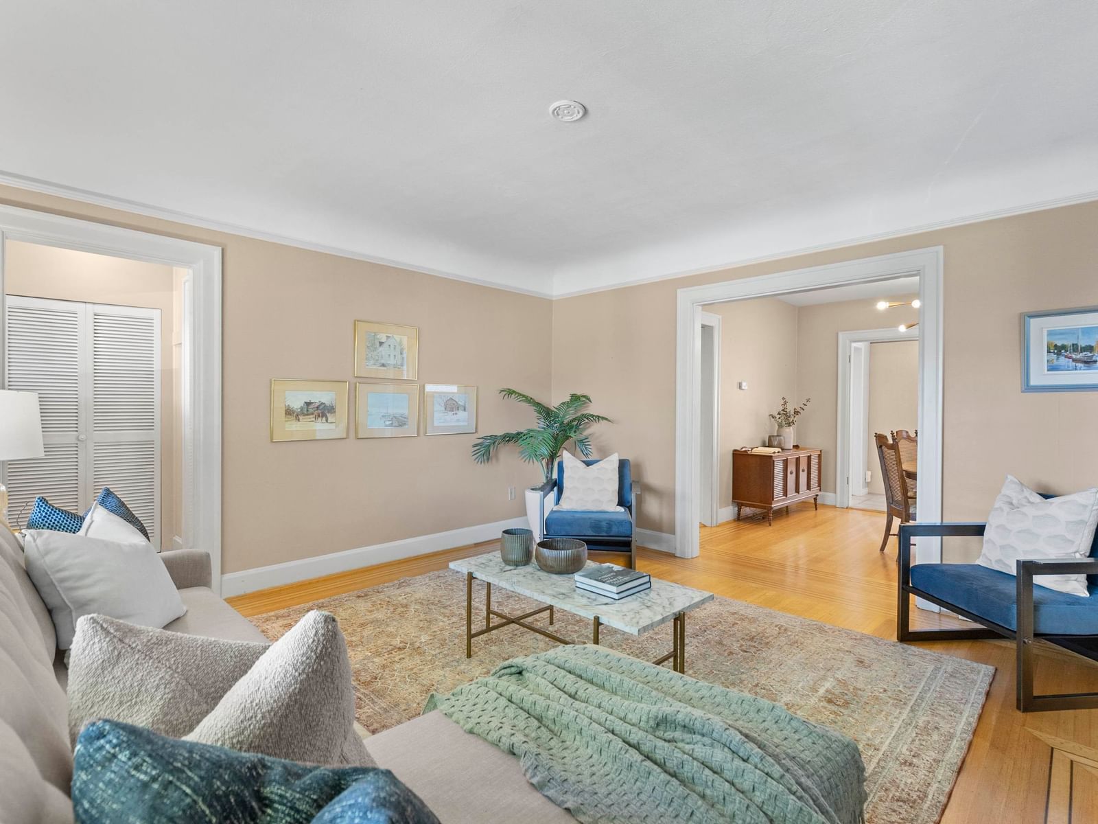 Listing Image 8