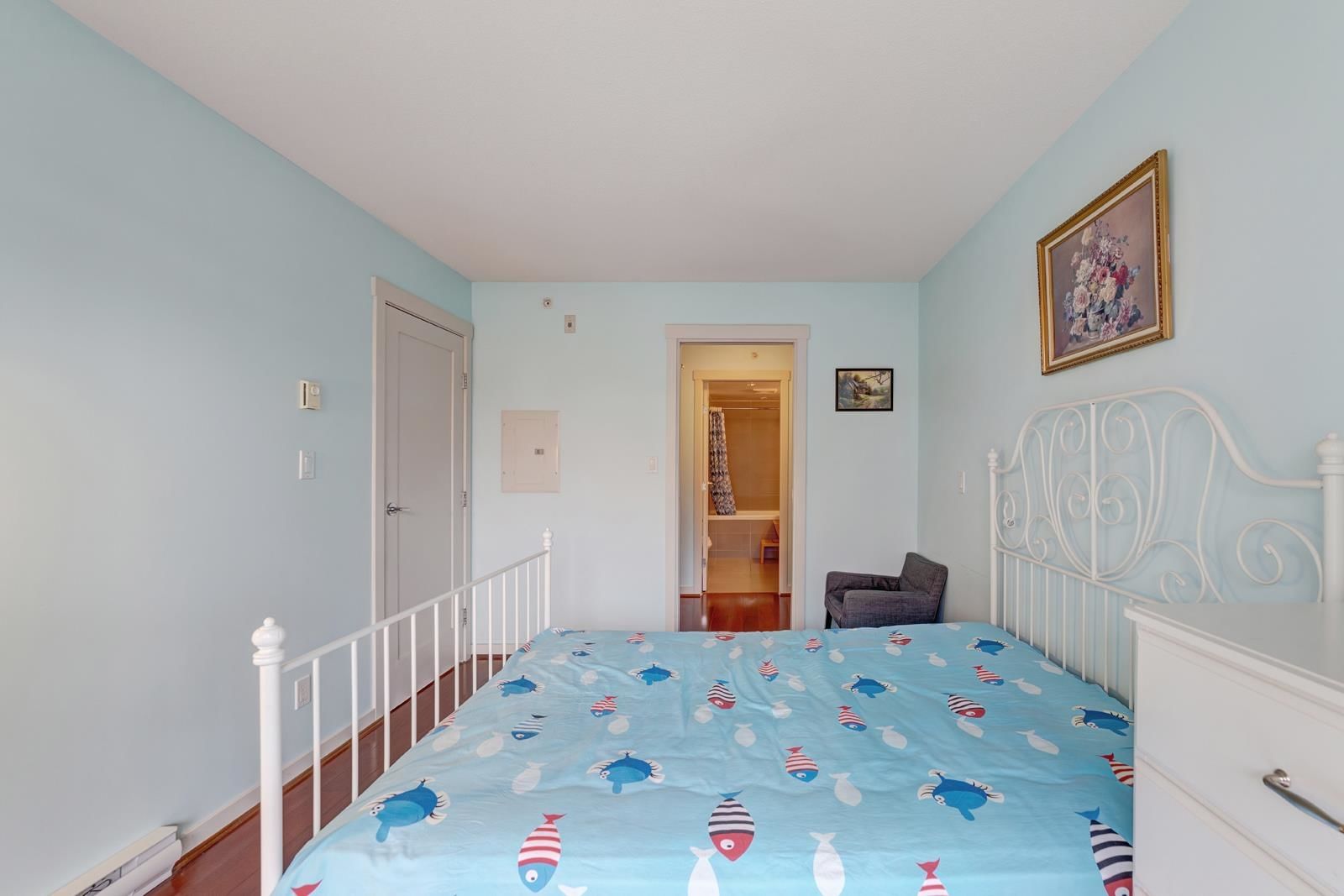 Listing Image 10