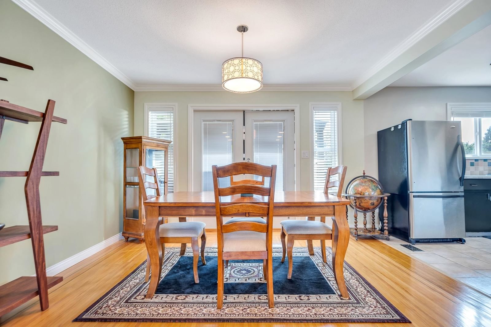 Listing Image 10