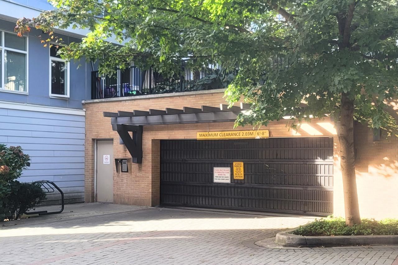 Listing Image 18