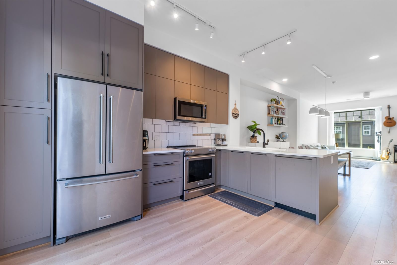 Listing Image 11