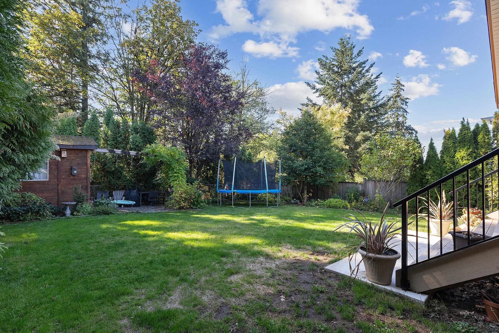 Listing Image 5