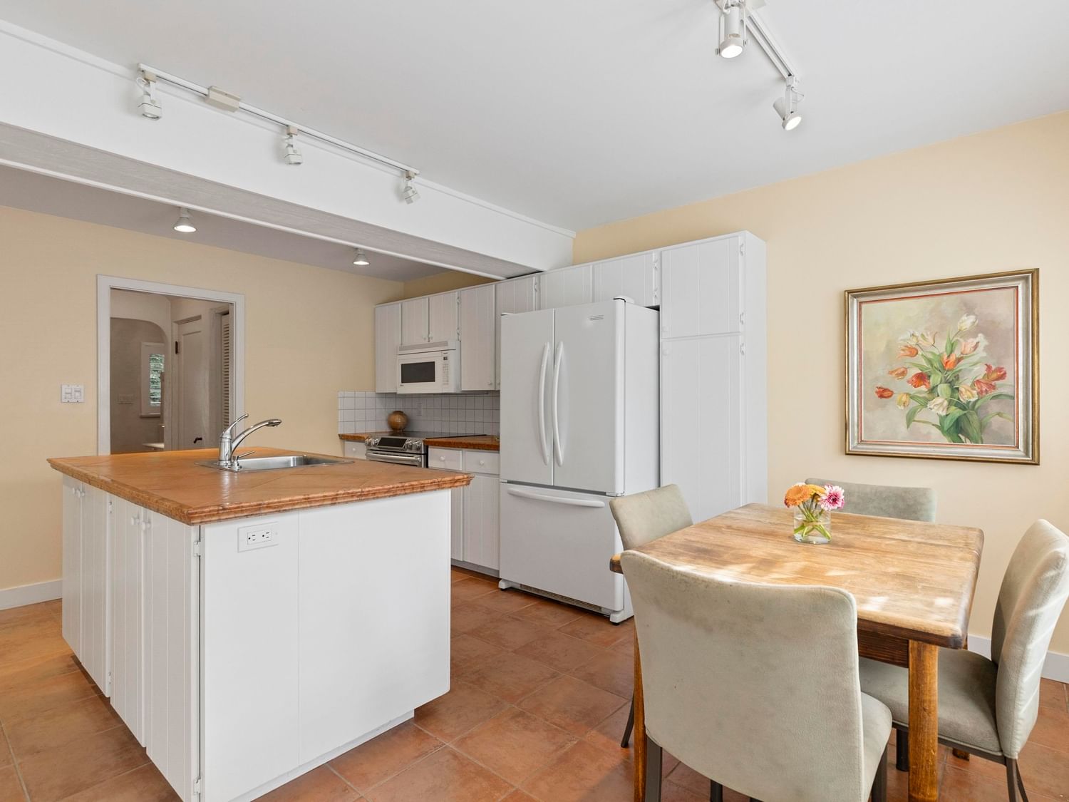 Listing Image 16