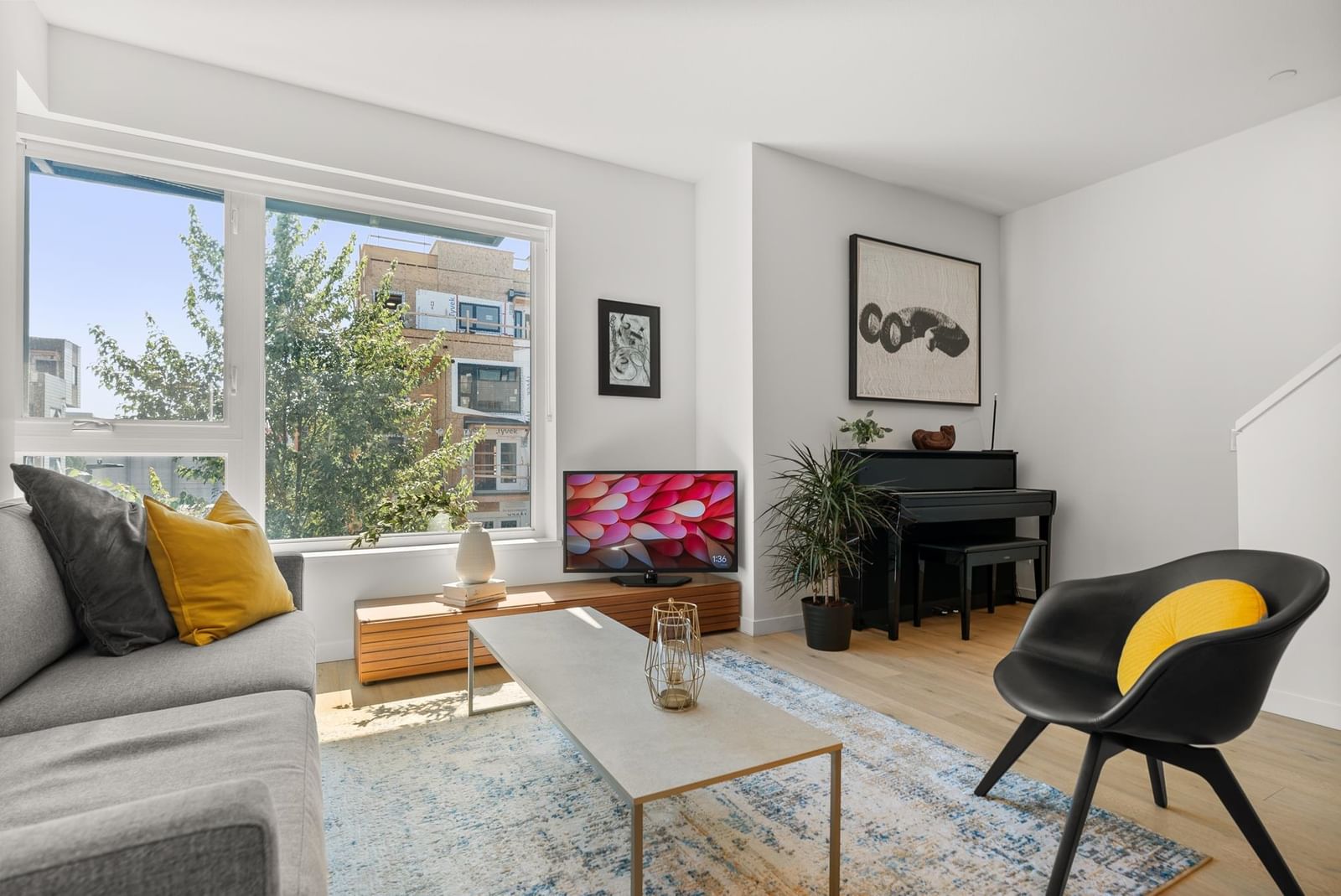 Listing Image 12