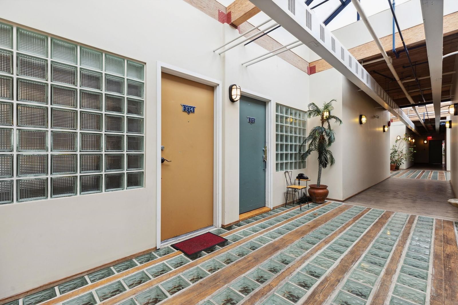 Listing Image 15