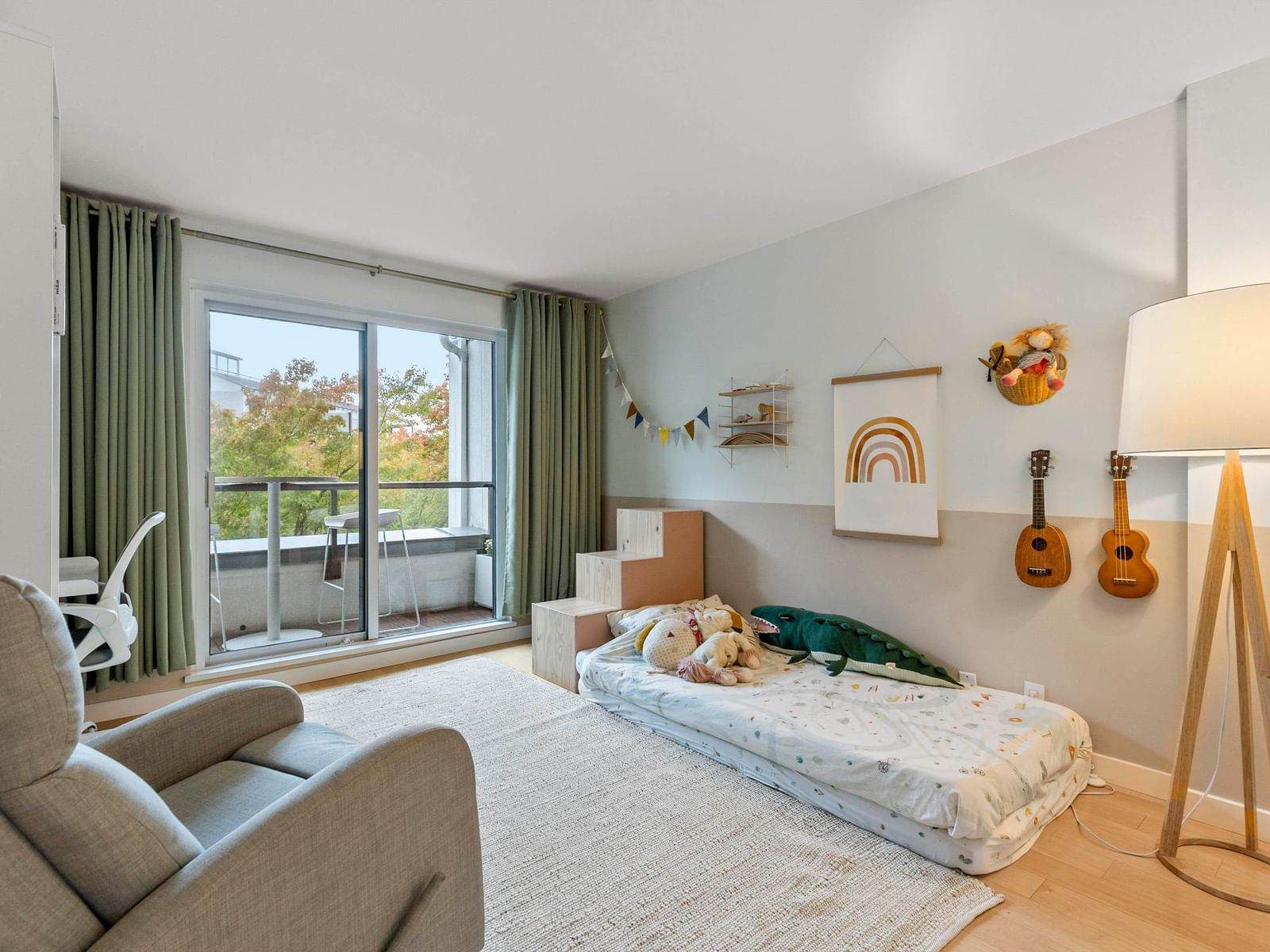Listing Image 10